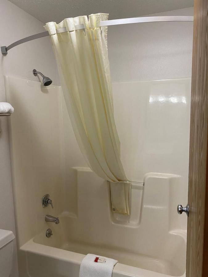 Super 8 By Wyndham Independence Ia Hotell Eksteriør bilde